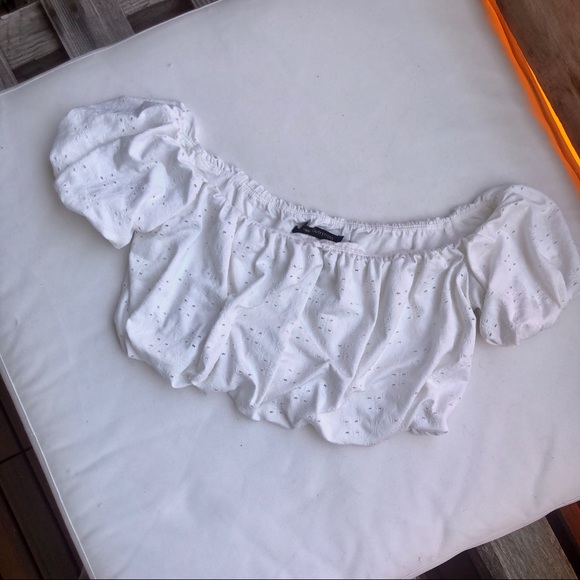 UO Cropped Eyelet top - Picture 2 of 7